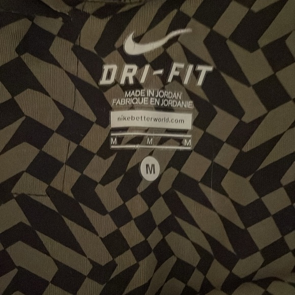 Nike legendary dri-fit printed legging never worn - Picture 4 of 4